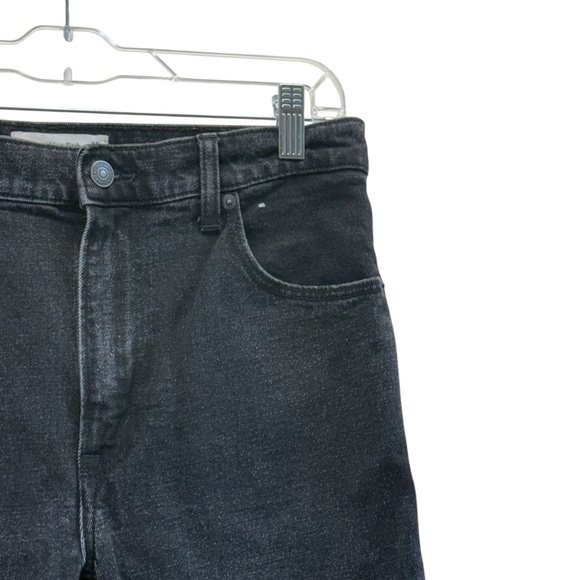 Abercrombie & Fitch Dark Wash “High Rise Skinny Jean.”
Size 28/6L - Picture 7 of 11